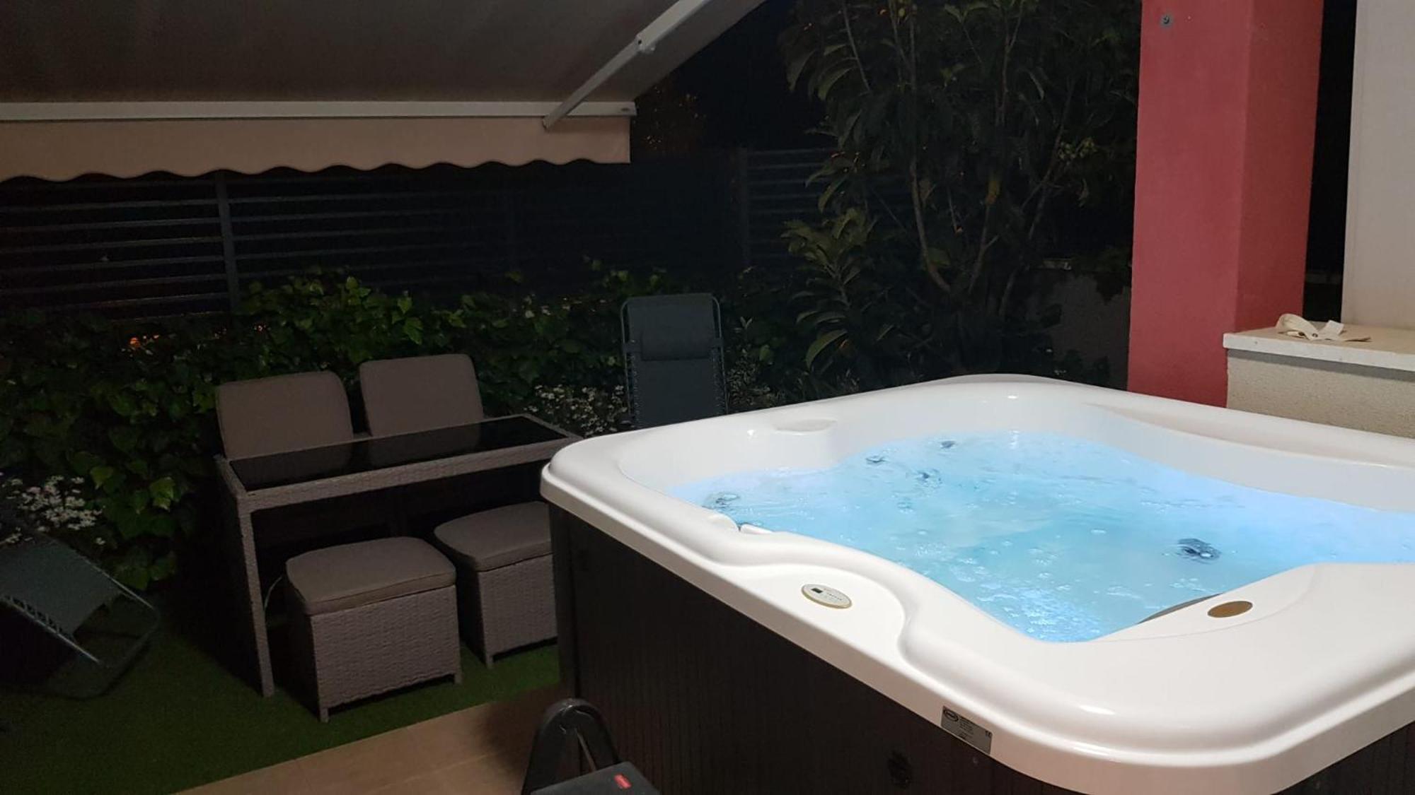 Salvia Apartment With Private Jacuzzi سبليت المظهر الخارجي الصورة